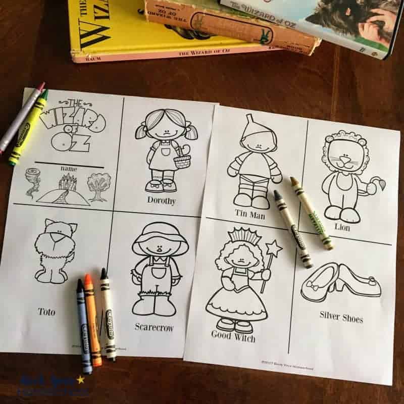 Make an adorable mini-book with these free printable coloring pages for Wizard of Oz Learning Fun.