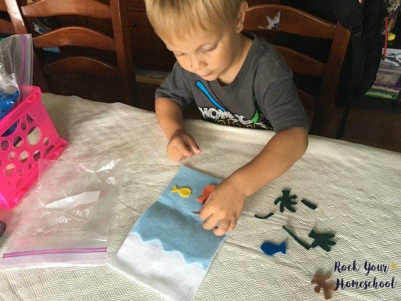 Check out these 11 quiet homeschool activities that little ones will love & will help save your sanity!