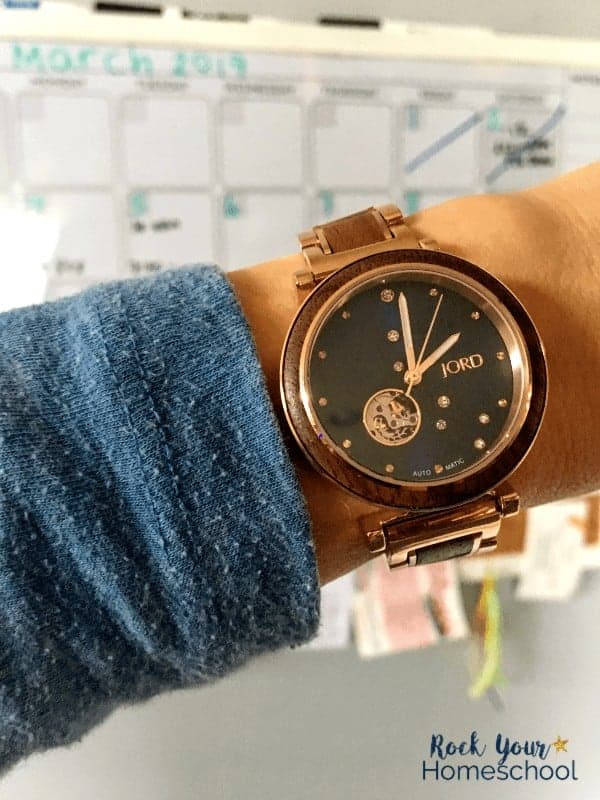 When life gets busy, go back to what works. Keep it simple. And use practical tools, like a Jord watch, to remind yourself that your time is valuable. And so are you!