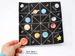 Simply print out & enjoy this solar system cootie catcher.