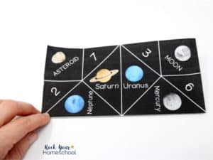 Get step-by-step instructions on how to make & use this cootie catcher for solar system fun.
