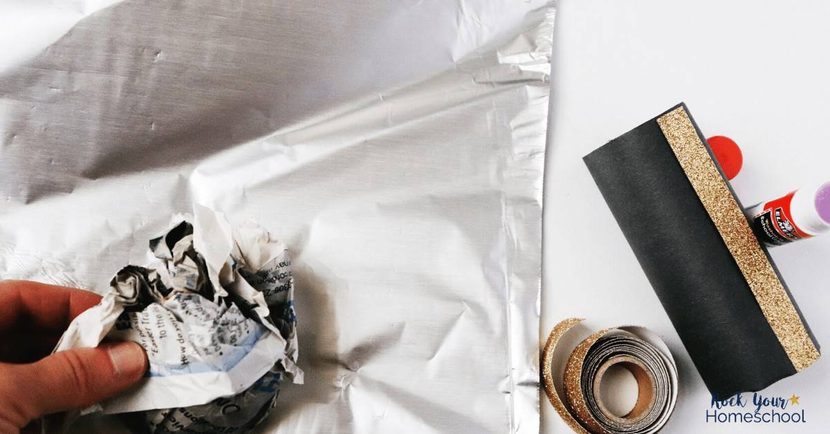 This Magic Microphone craft & activity uses common household materials for simple & fun things to do at home with your kids.