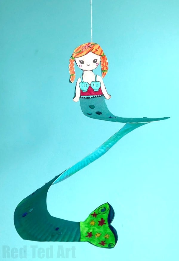 Example of paper plate mermaid twirler craft.