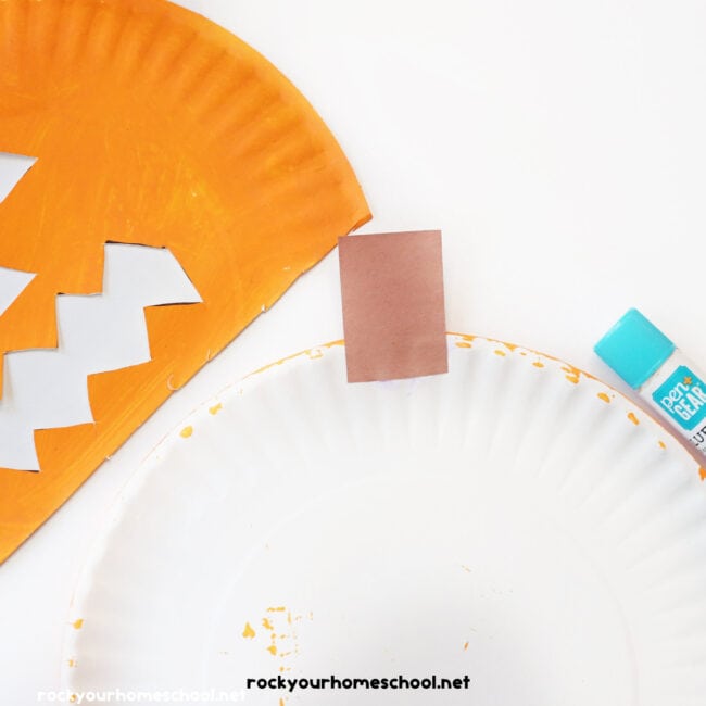 Jack O Lantern Paper Plate Craft: How to Make for Halloween Fun - Rock ...