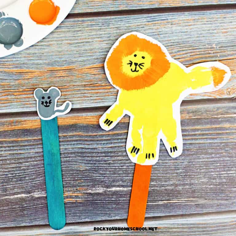Example of The Lion and The Mouse puppets made with handprint and thumbprint craft.